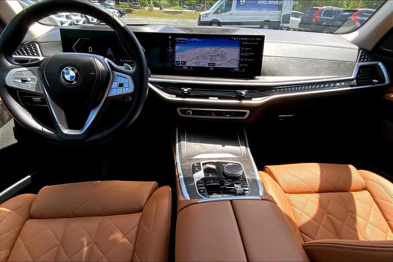 Vehicle image 13 of 30
