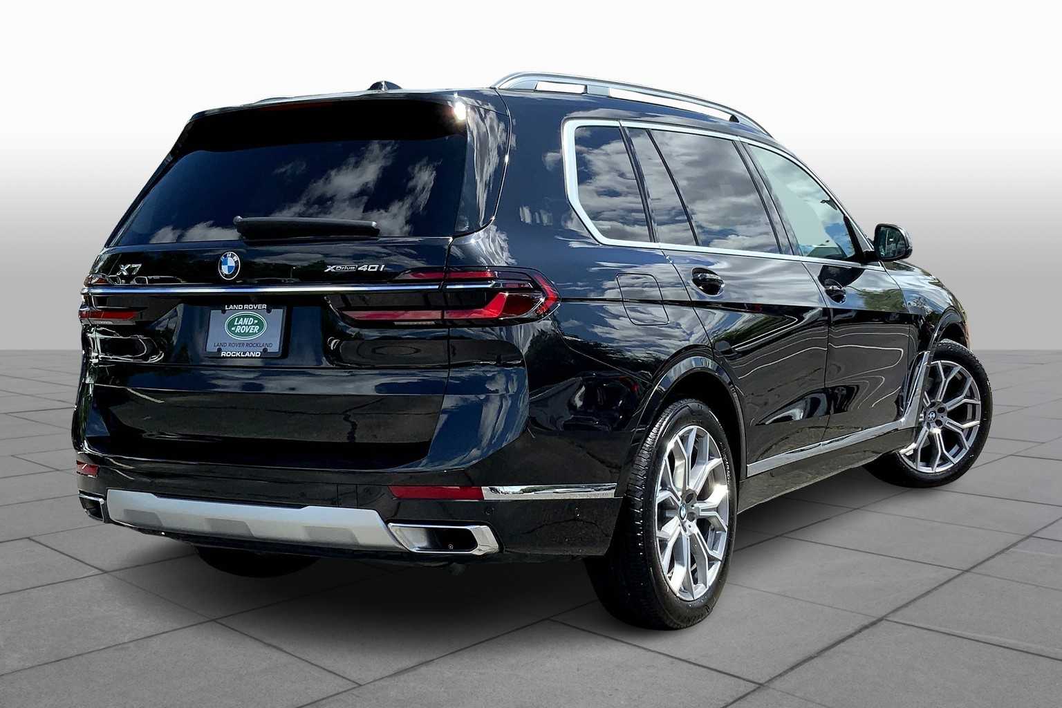 Vehicle image 4 of 30