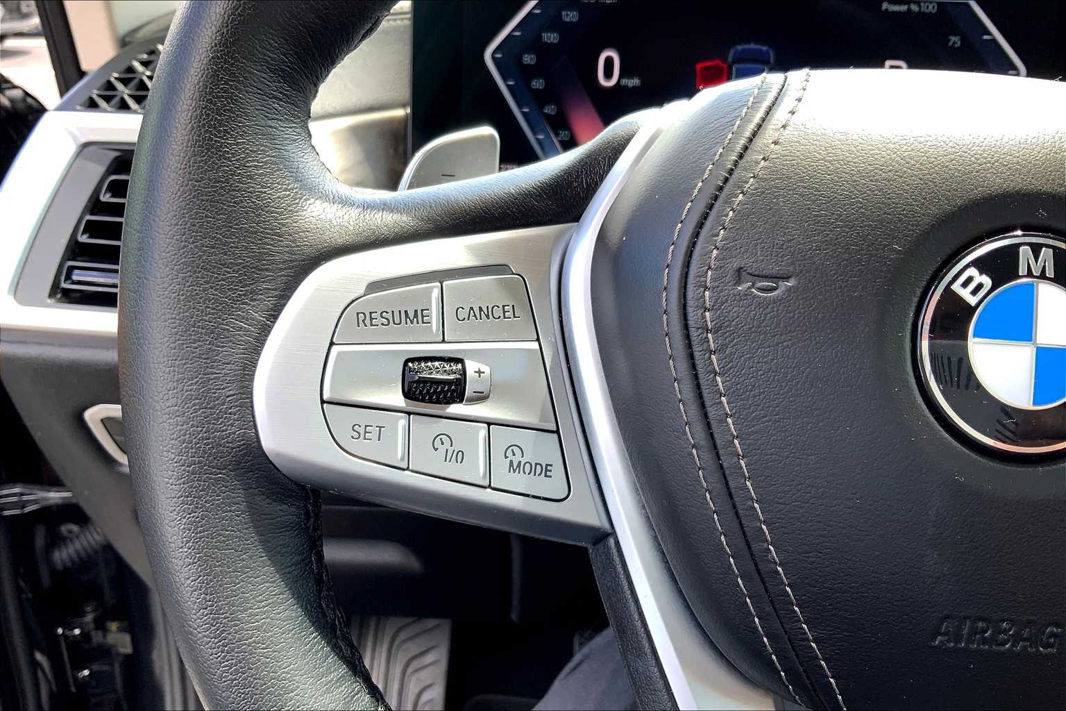 Vehicle image 16 of 30