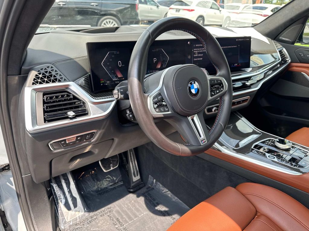 Vehicle image 15 of 31