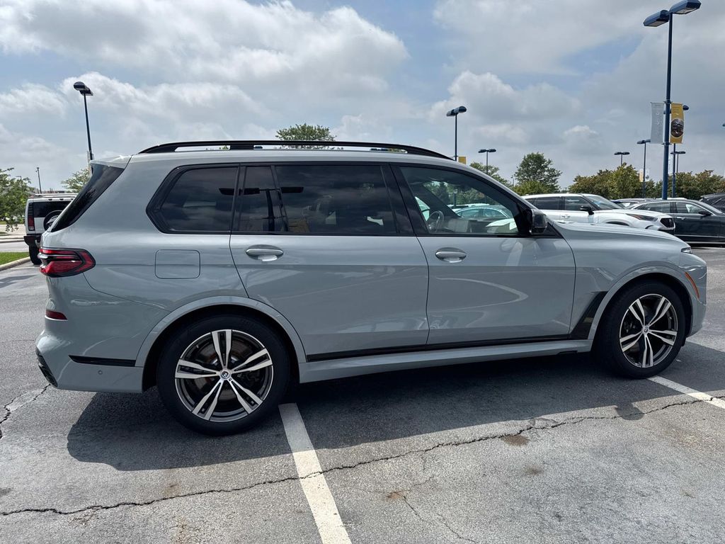 Vehicle image 5 of 31
