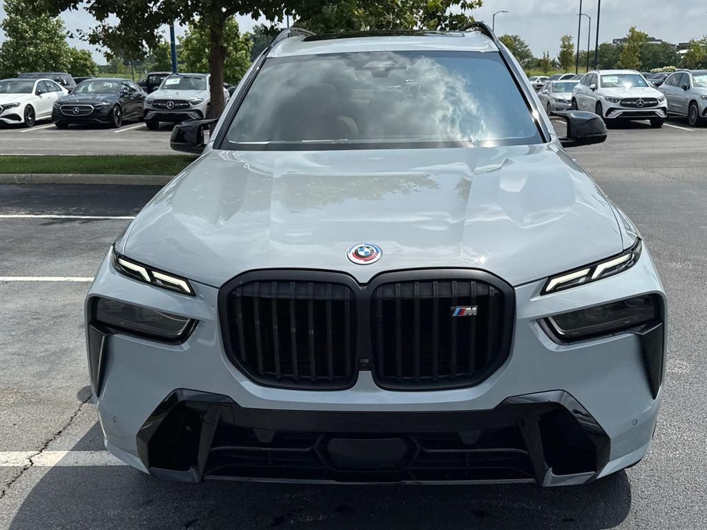 Vehicle image 3 of 31