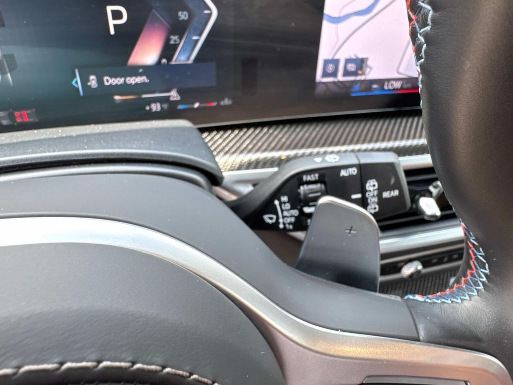 Vehicle image 22 of 31