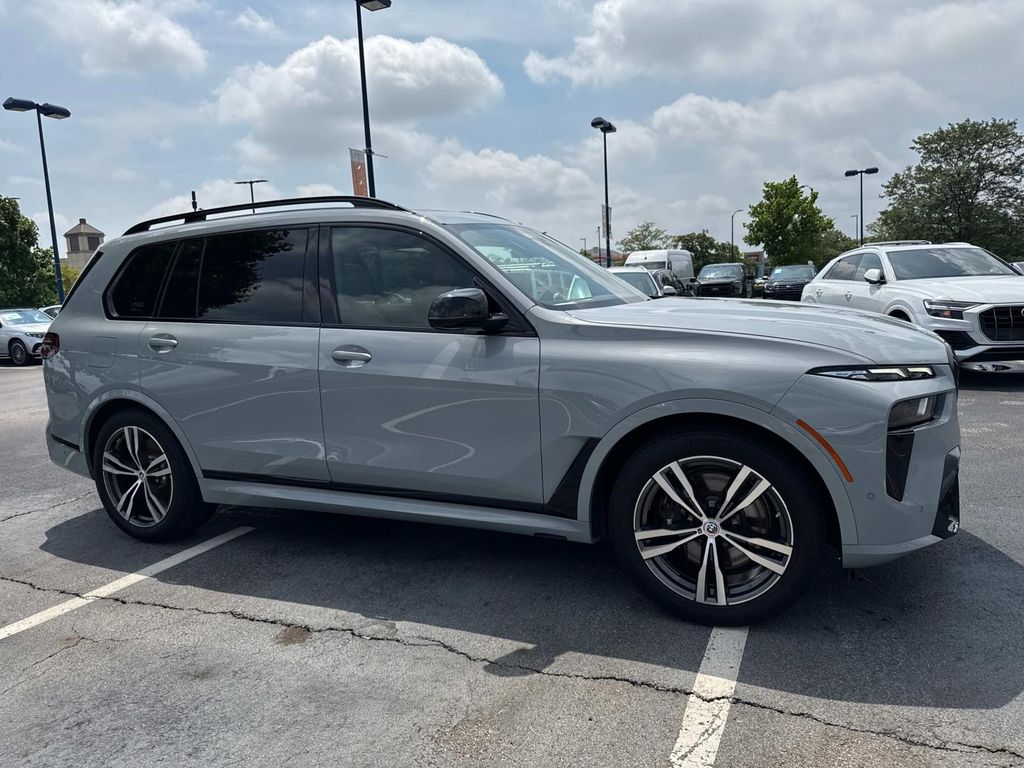 Vehicle image 4 of 31