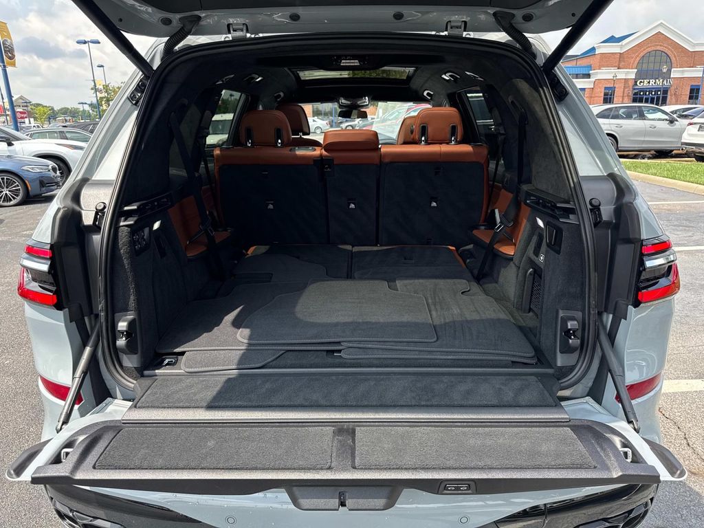 Vehicle image 9 of 31