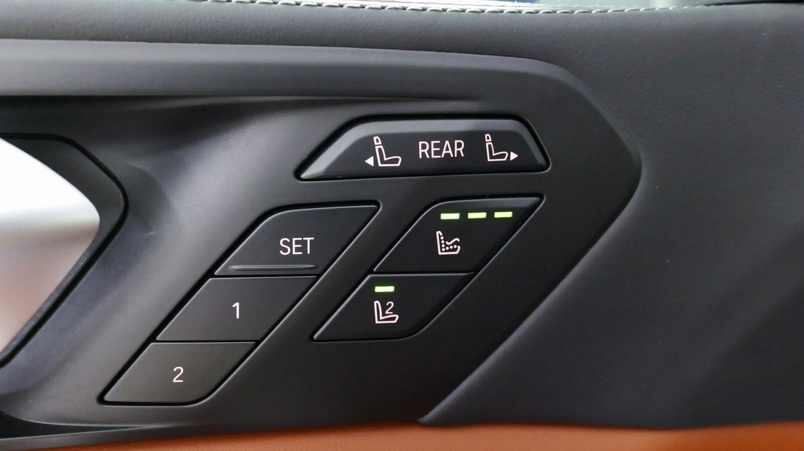 Vehicle image 73 of 95