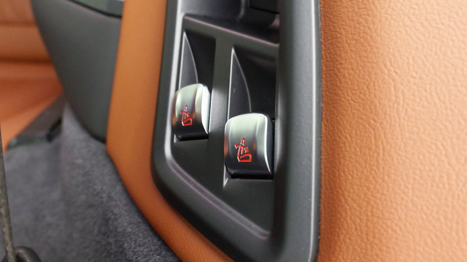 Vehicle image 77 of 95