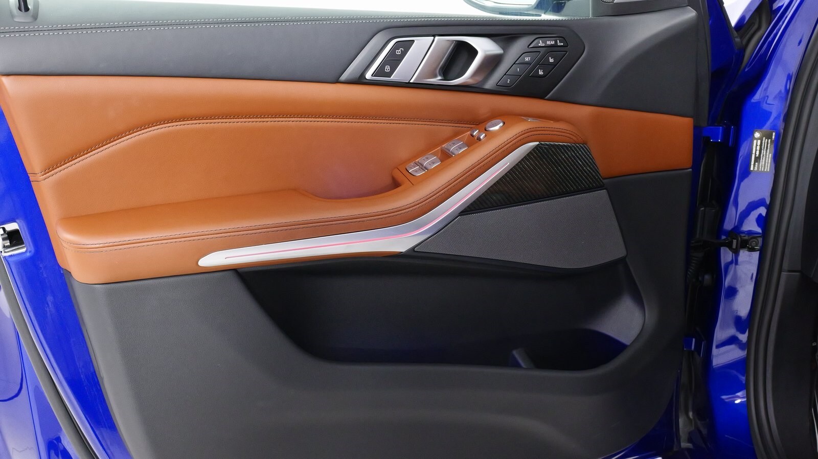 Vehicle image 70 of 95