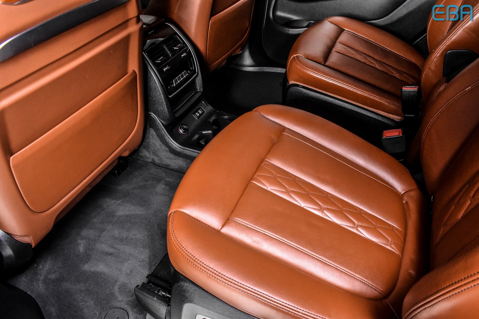 Vehicle image 21 of 29
