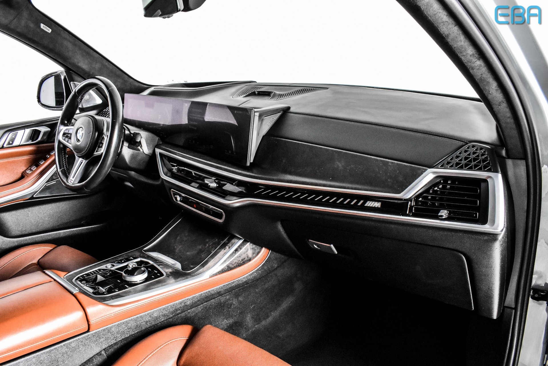 Vehicle image 25 of 29