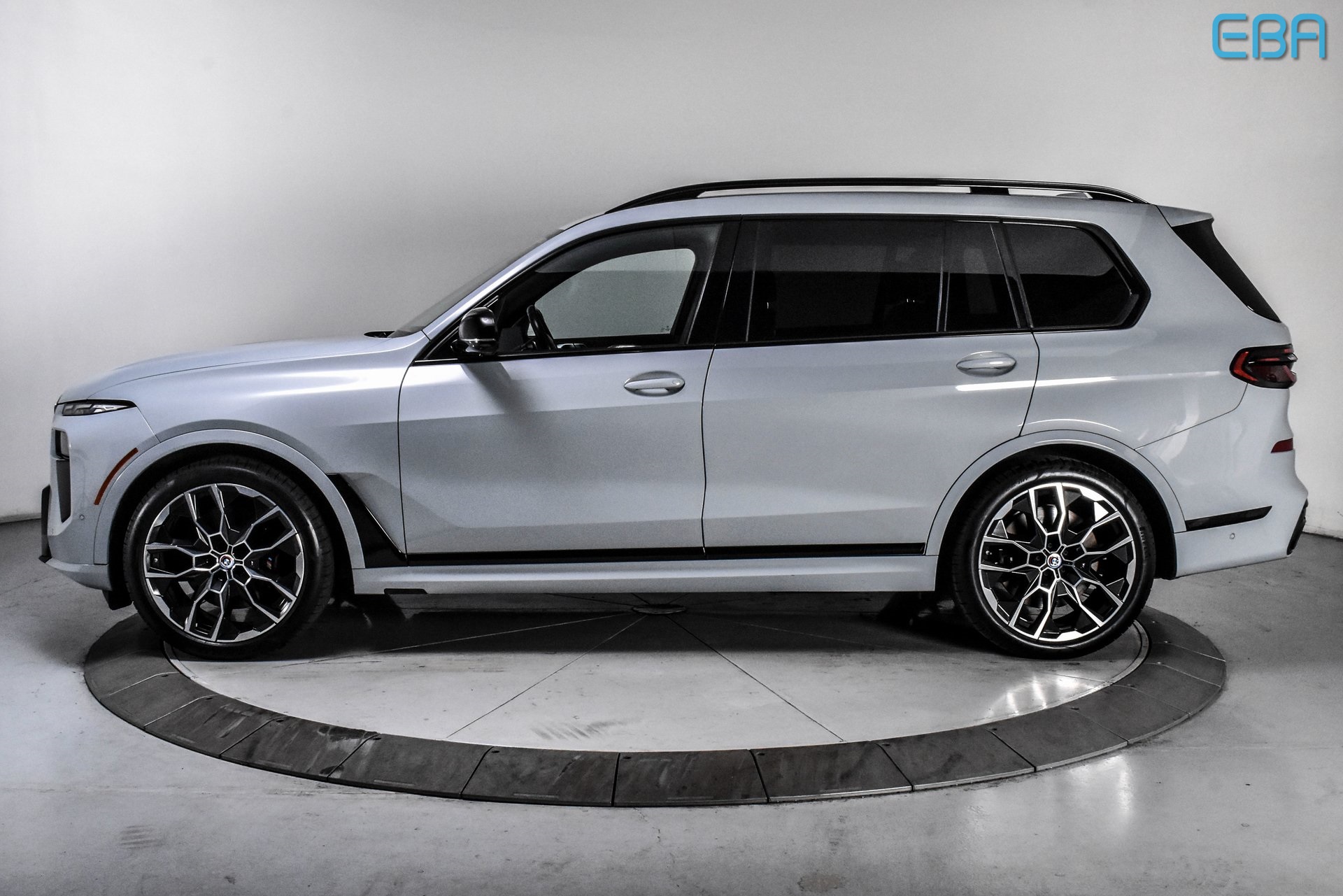 Vehicle image 9 of 29
