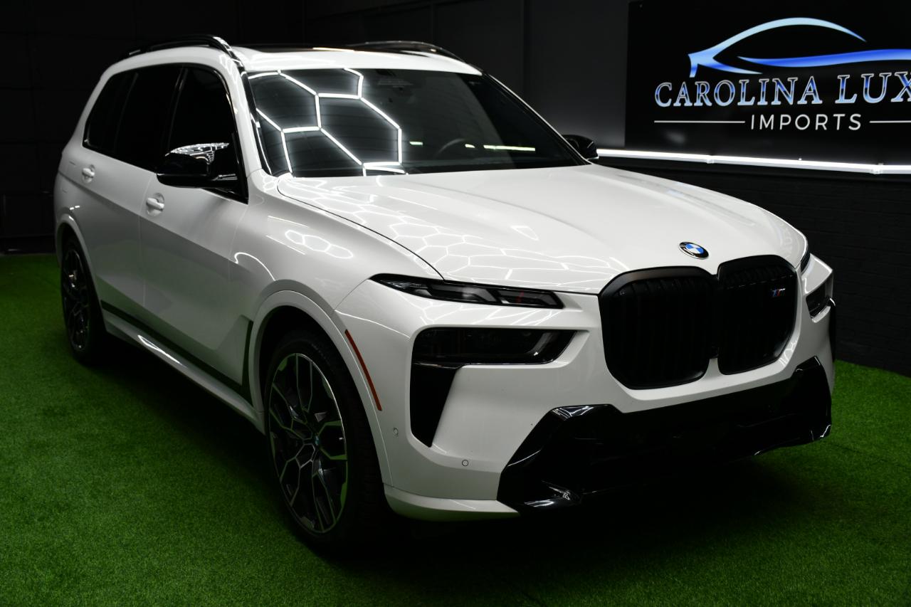 2023 BMW X7 M60i Image 3 of 55