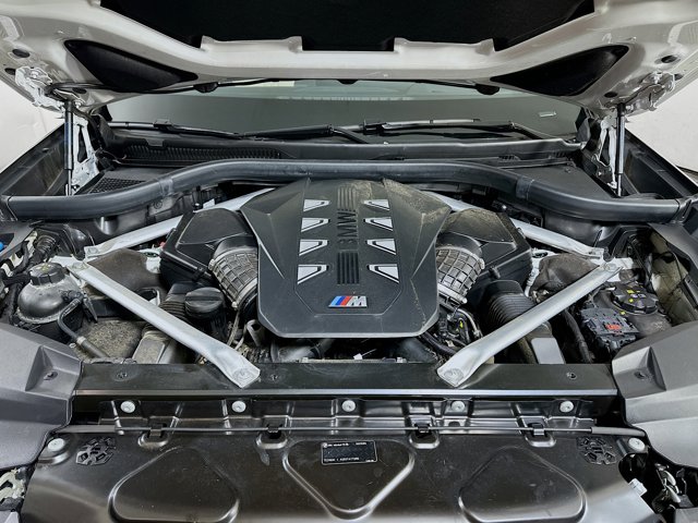 Vehicle image 33 of 35