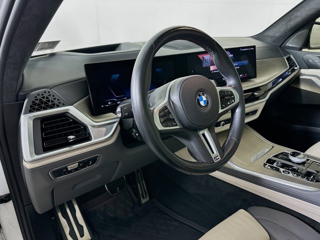 Vehicle image 9 of 35