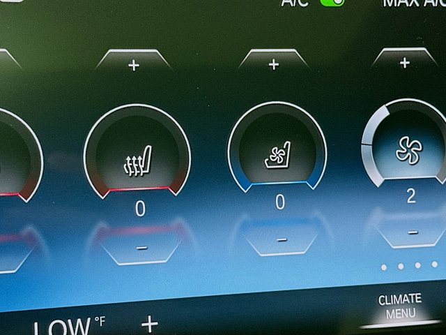 Vehicle image 21 of 35