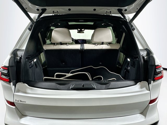 Vehicle image 28 of 35