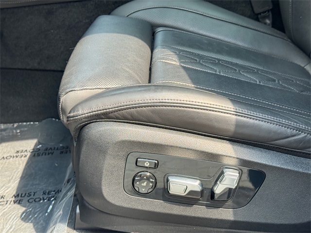 Vehicle image 40 of 51