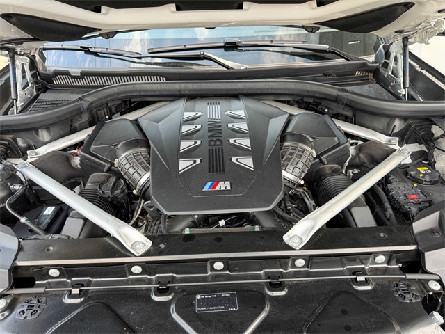 Vehicle image 10 of 51