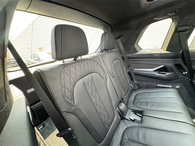 Vehicle image 16 of 51