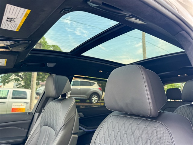 Vehicle image 22 of 51