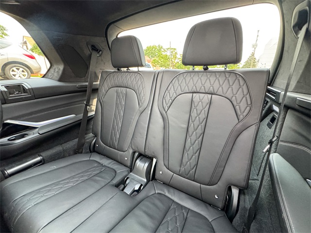 Vehicle image 19 of 51