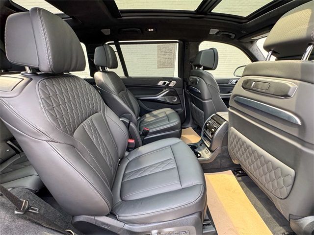 Vehicle image 18 of 51