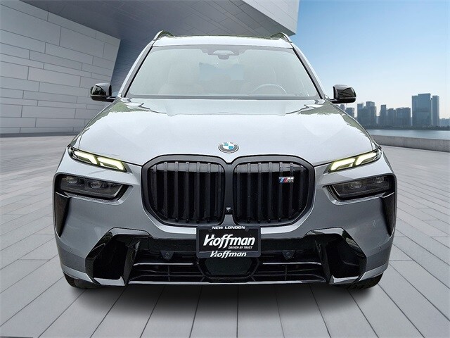 Vehicle image 2 of 33