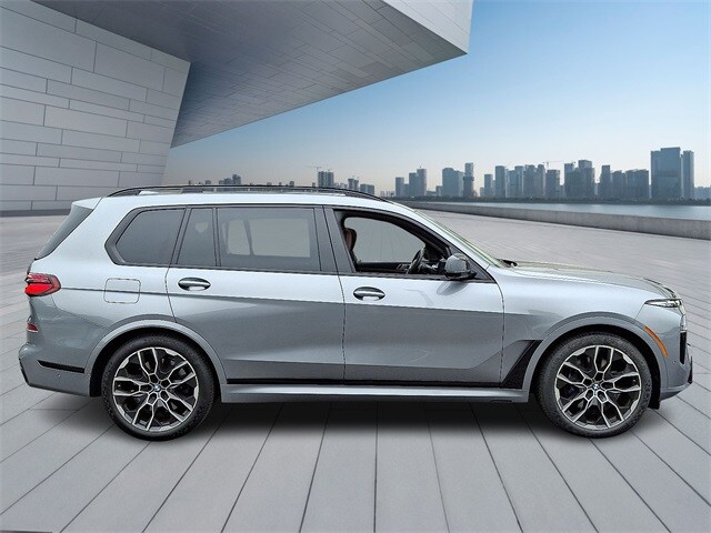 Vehicle image 4 of 33