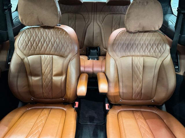 Vehicle image 23 of 37