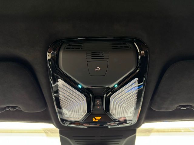 Vehicle image 20 of 37