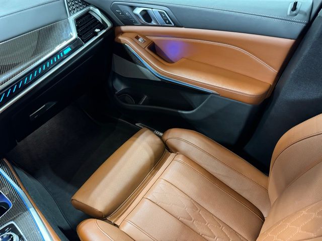 Vehicle image 29 of 37