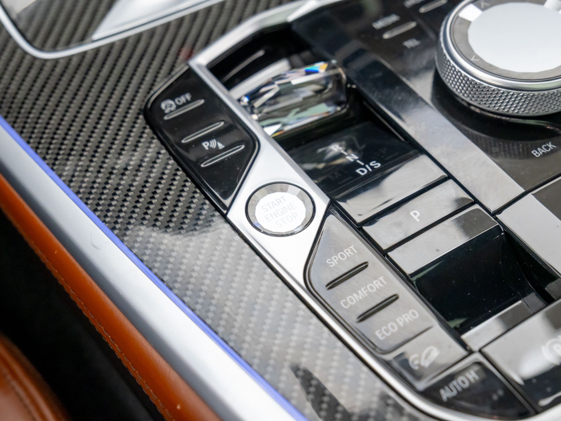 Vehicle image 22 of 36