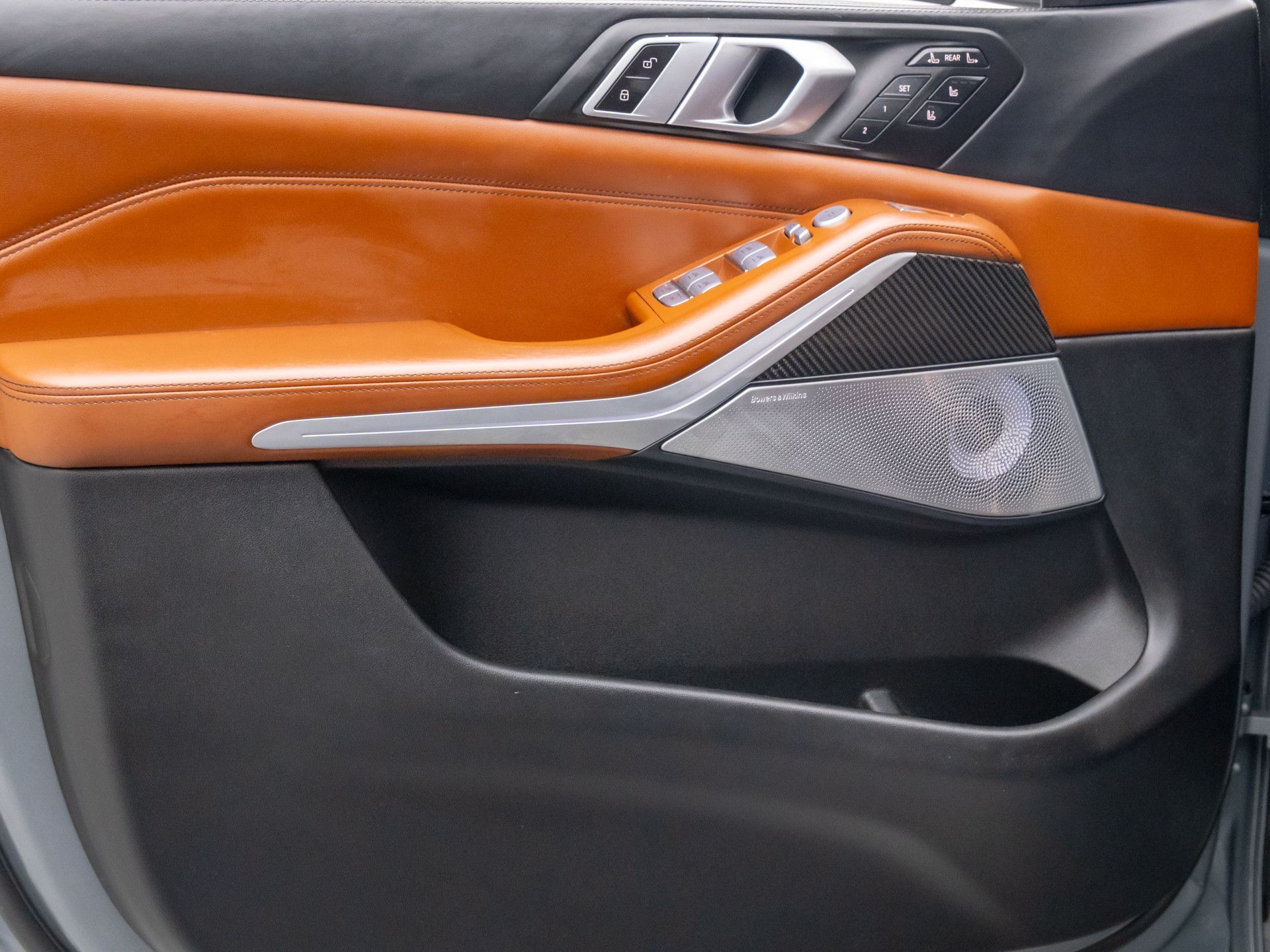 Vehicle image 13 of 36