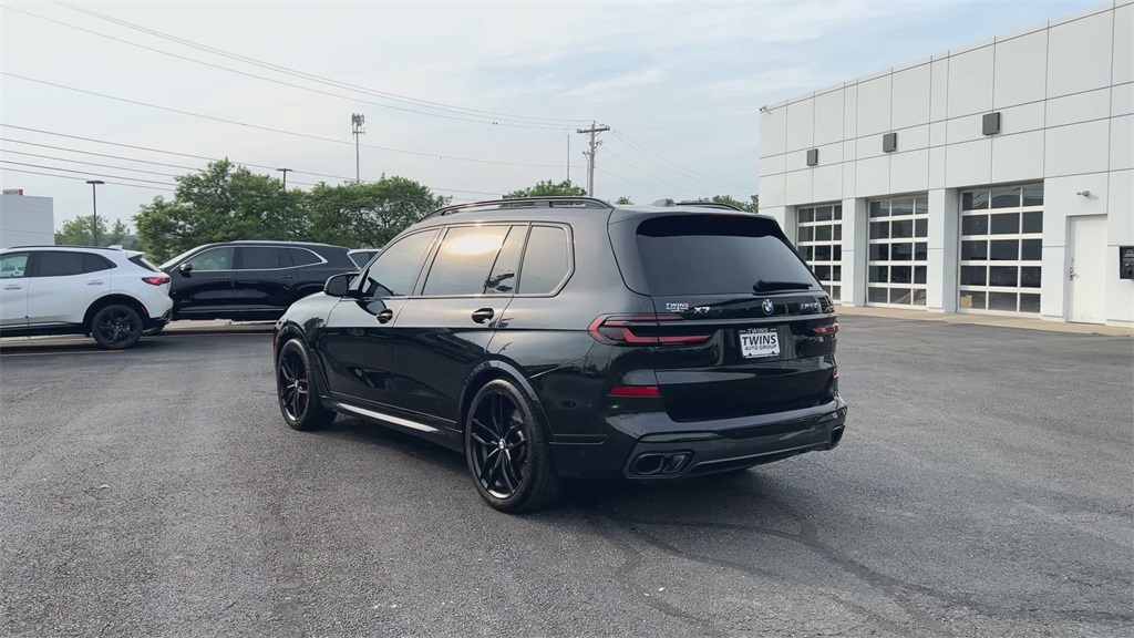 Vehicle image 9 of 33