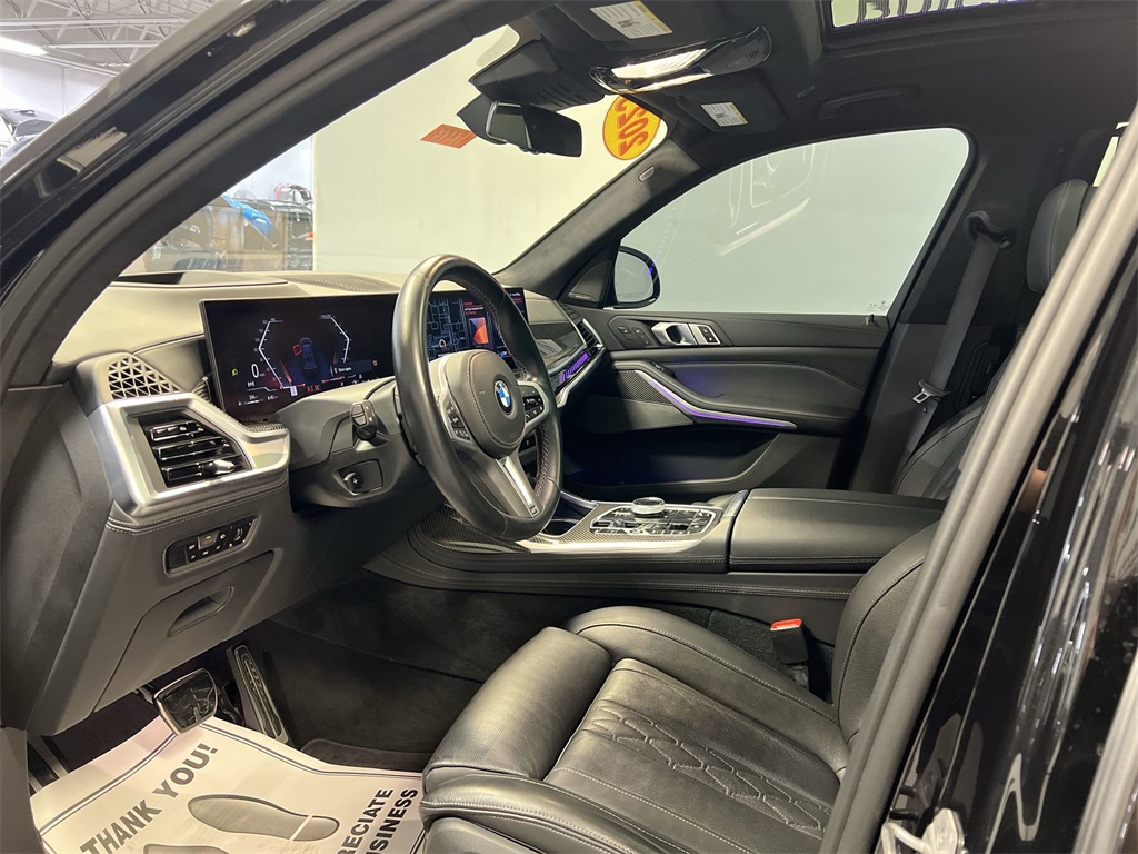 Vehicle image 18 of 33