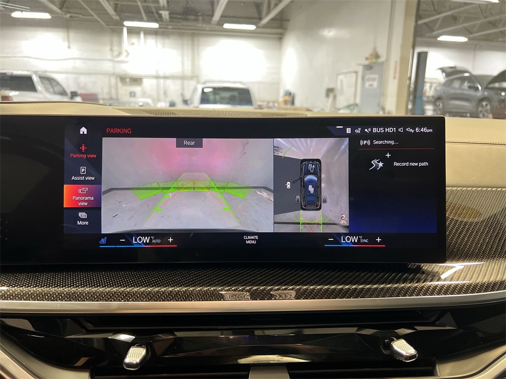 Vehicle image 21 of 33