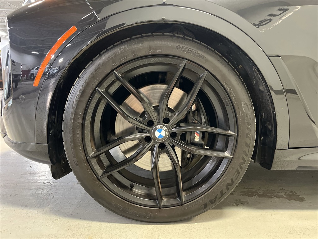 Vehicle image 11 of 33