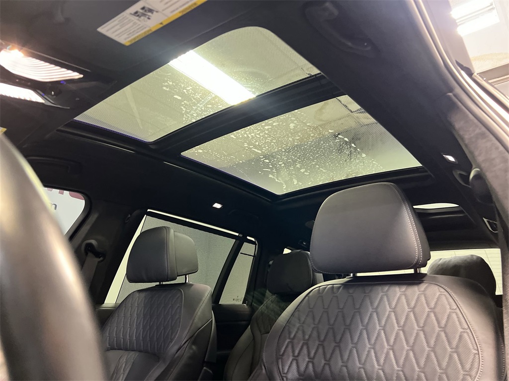 Vehicle image 15 of 33