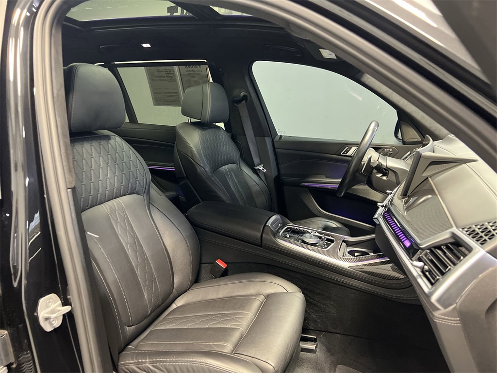 Vehicle image 13 of 33