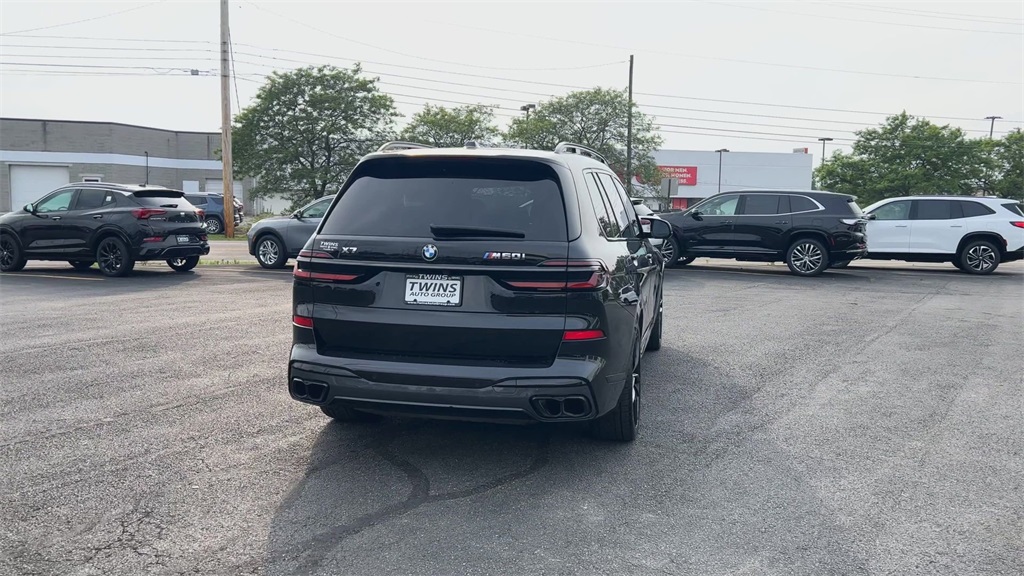 Vehicle image 7 of 33
