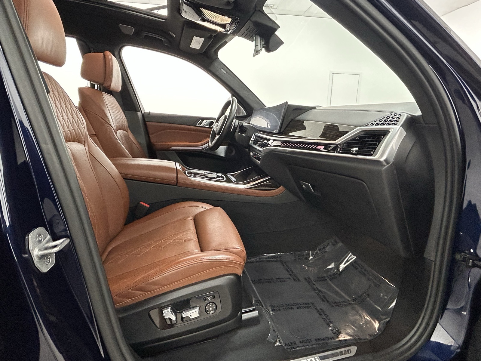 Vehicle image 22 of 47