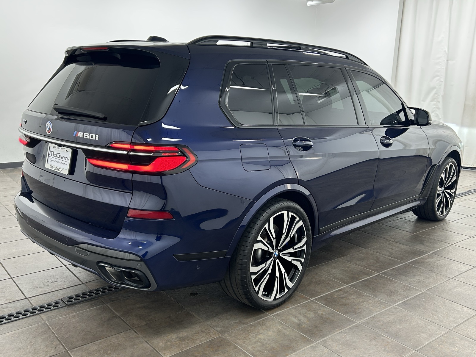 Vehicle image 4 of 47