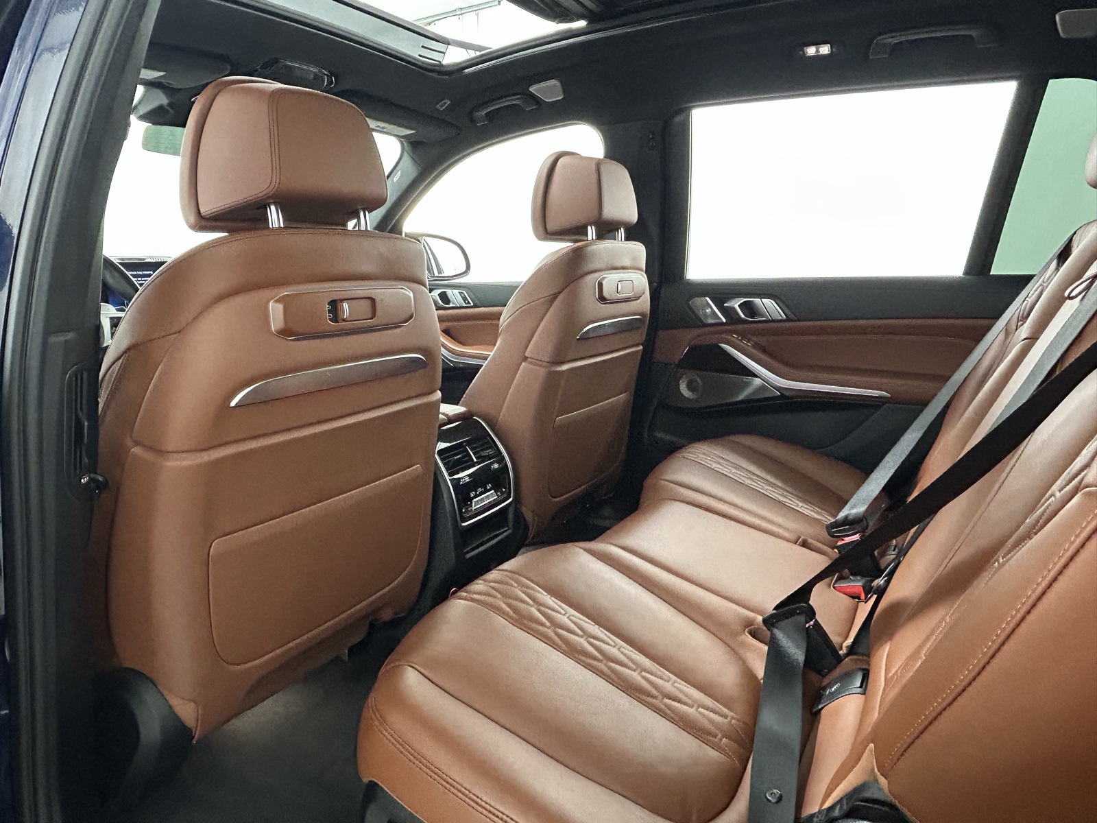 Vehicle image 19 of 47