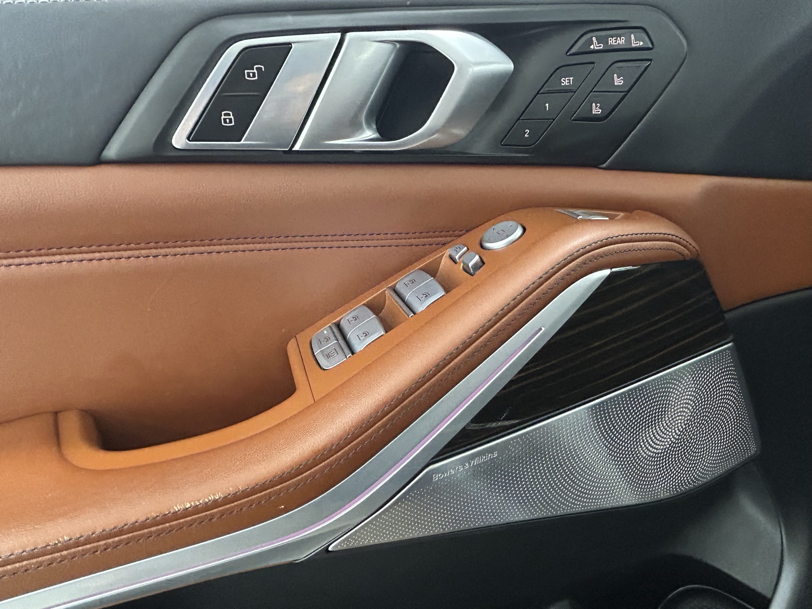 Vehicle image 36 of 47