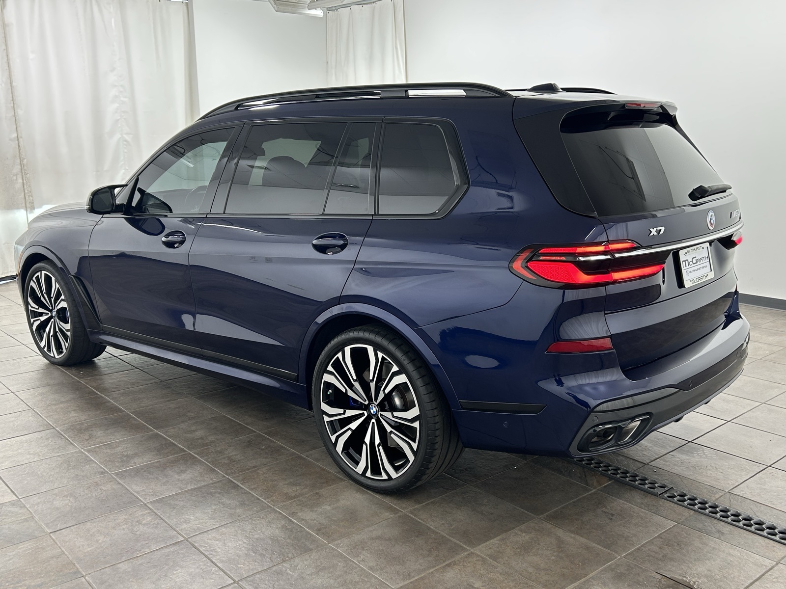 Vehicle image 6 of 47