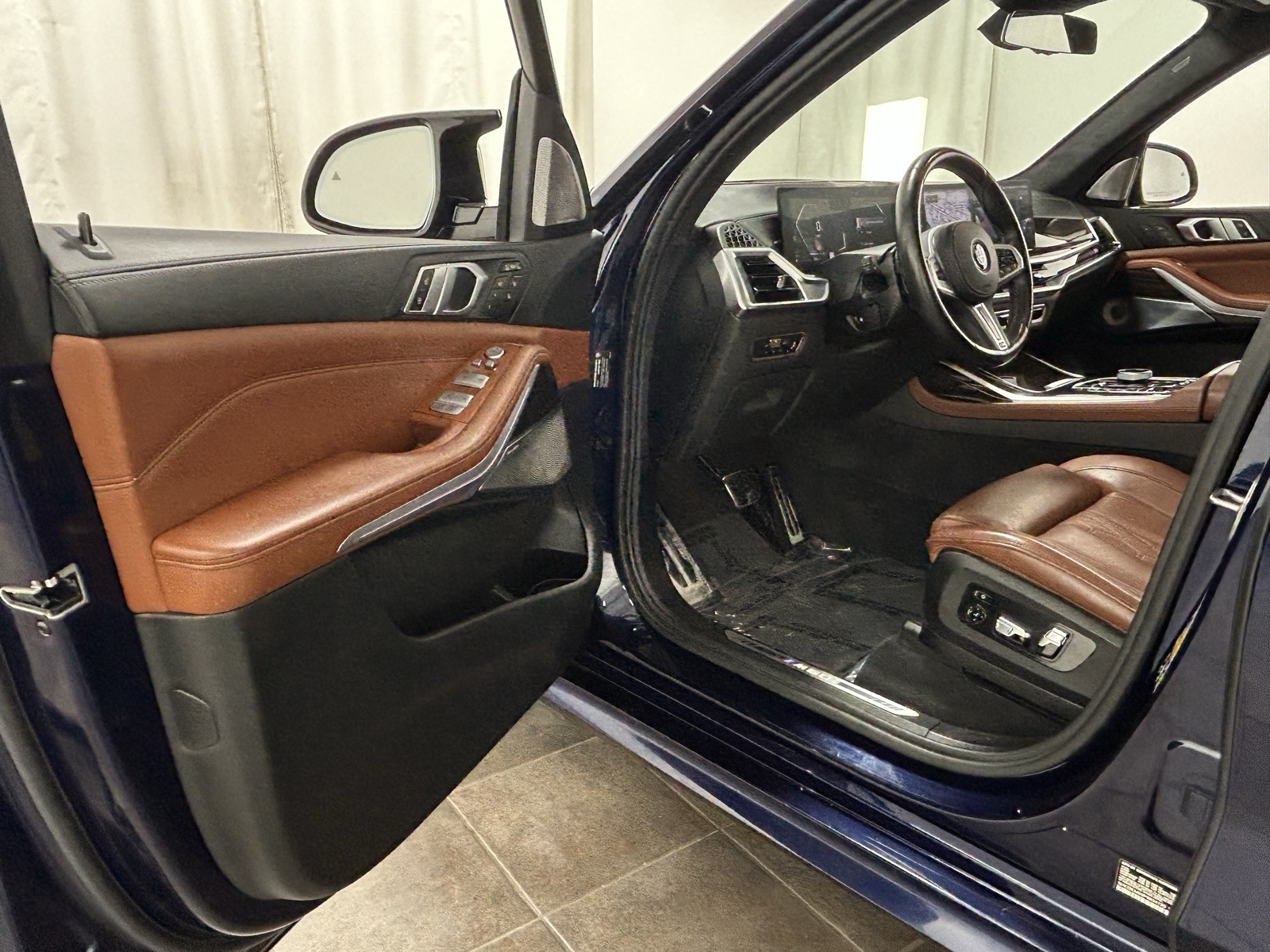 Vehicle image 26 of 47