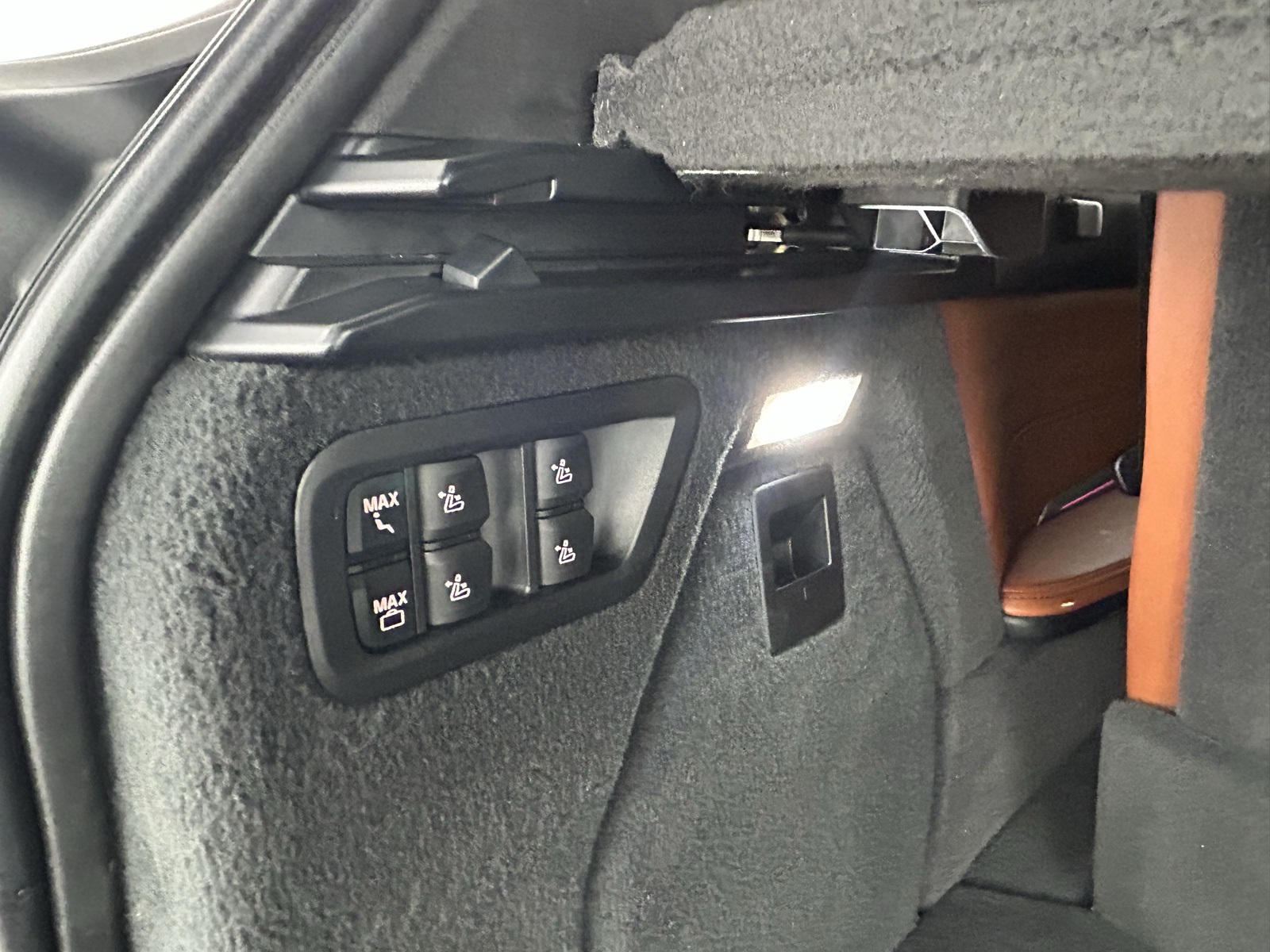 Vehicle image 39 of 47