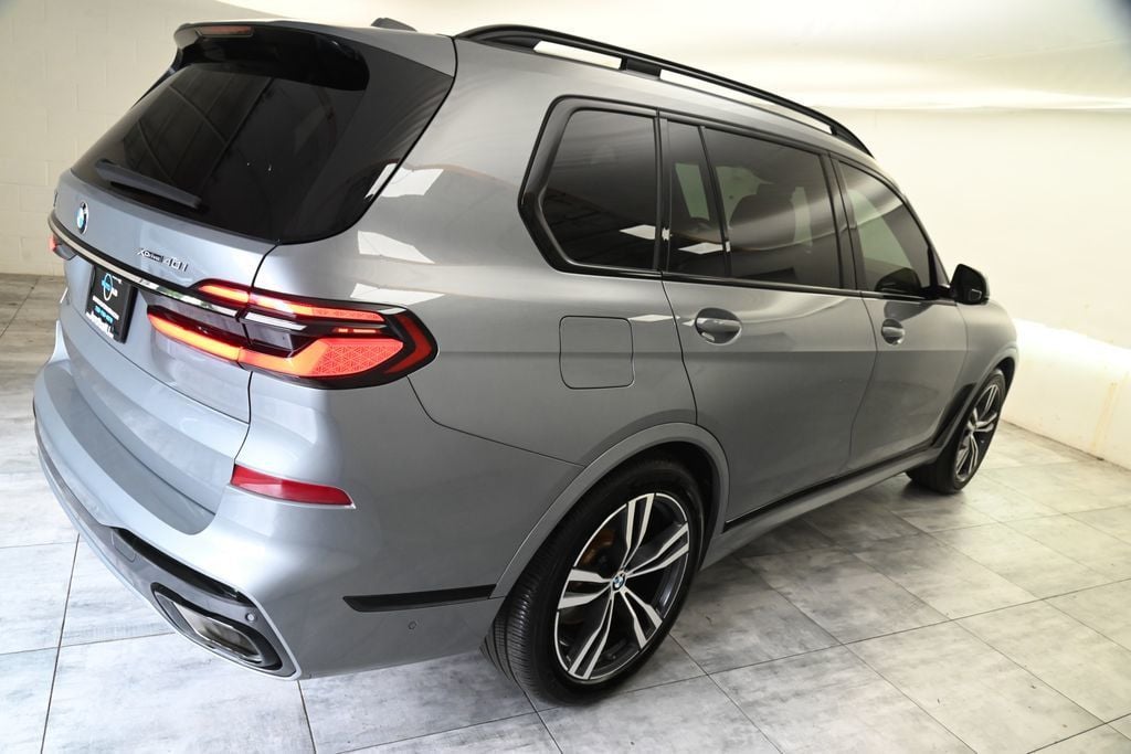 2023 BMW X7 xDrive40i Image 2 of 48