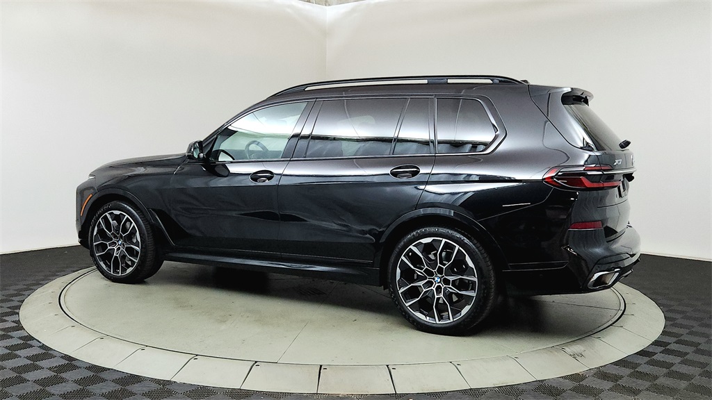 Vehicle image 9 of 31