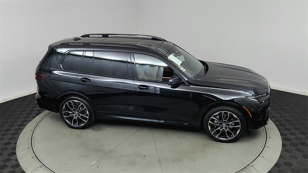 Vehicle image 3 of 31